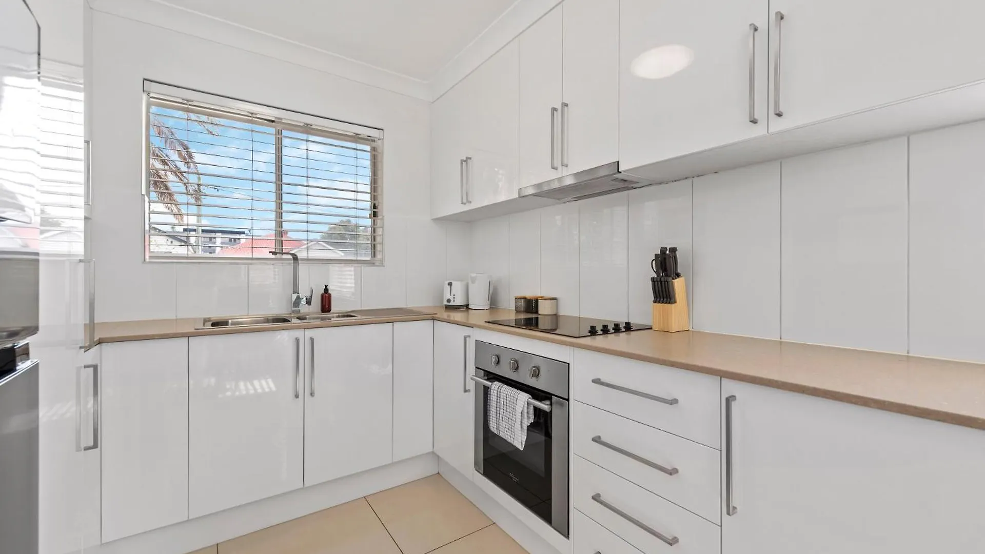 Spacious 3Brm Apt Near Gabba W Free Parking & Wifi Brisbane 0*,