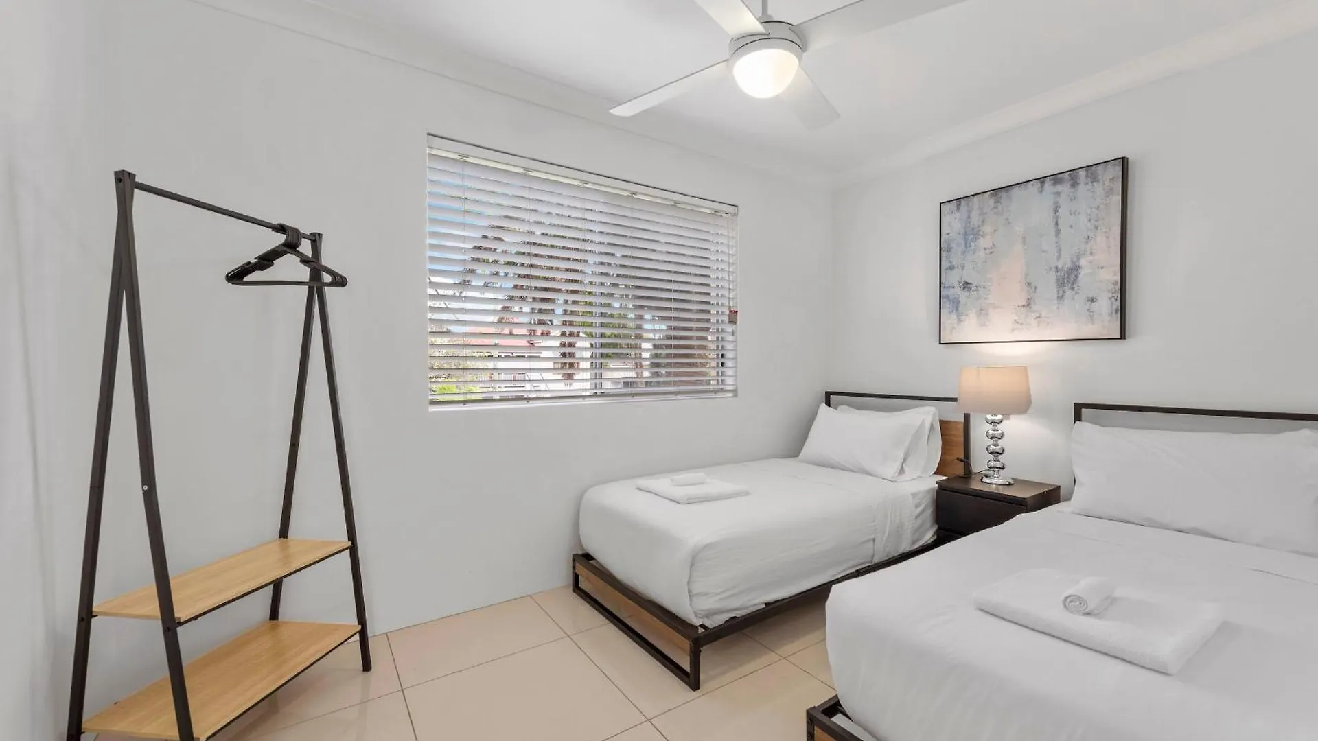 Spacious 3Brm Apt Near Gabba W Free Parking & Wifi Brisbane Apartment